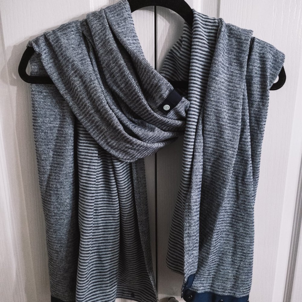 LULULEMON Blue Heathered Snap Scarf *LIKE NEW*